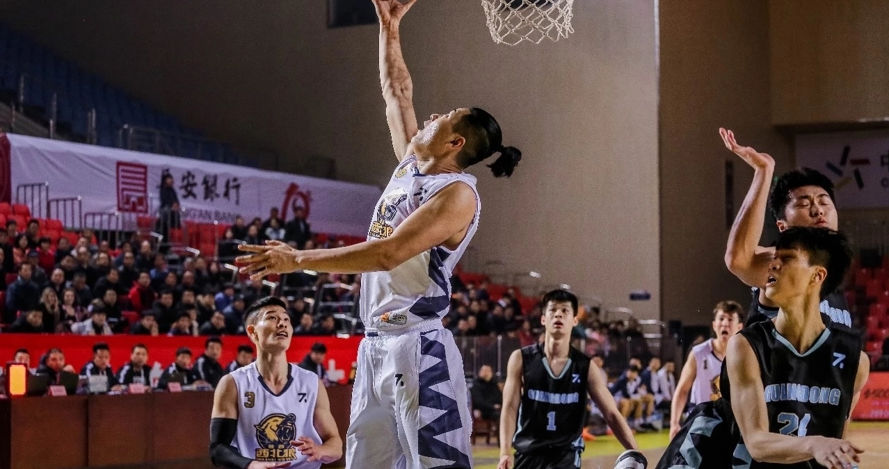 国内篮坛最新动态，球队实力强劲赛季前景一片光明